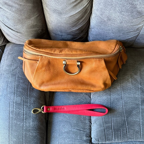 EUC Sapahn Dominique Sling Bag in Whiskey Raw Leather 🥃🤎 - Picture 10 of 15